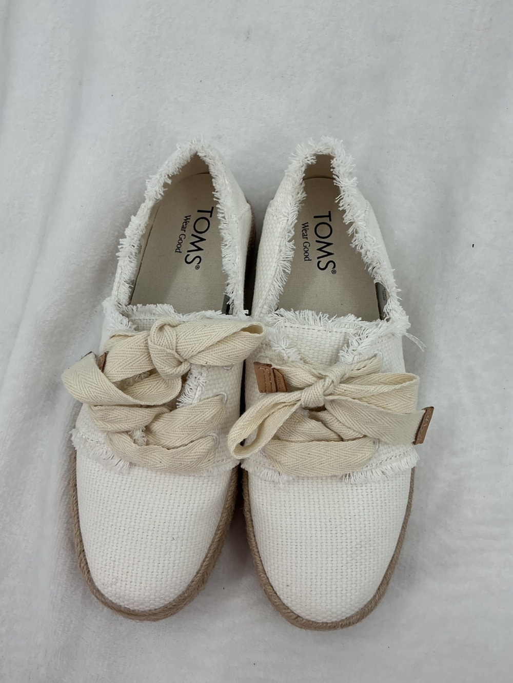 TOMS Cream Canvas Bow-Accent Slip-On Flats B48